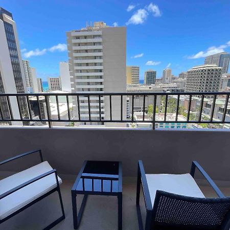 Appartamento 1508- Heart Of Waikiki With Kitchen-Free Parking-King Bed-Corner Unit Honolulu Esterno foto