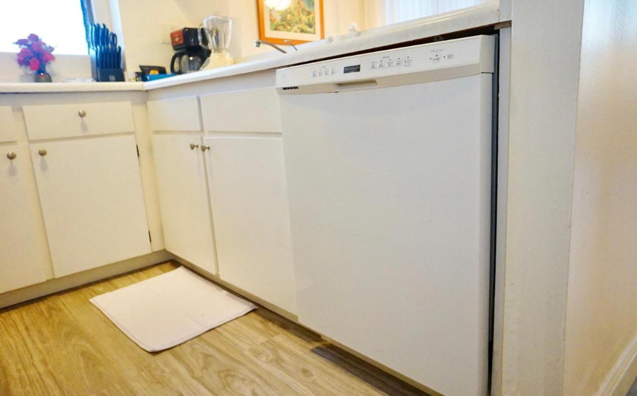 Appartamento 1508- Heart Of Waikiki With Kitchen-Free Parking-King Bed-Corner Unit Honolulu Esterno foto