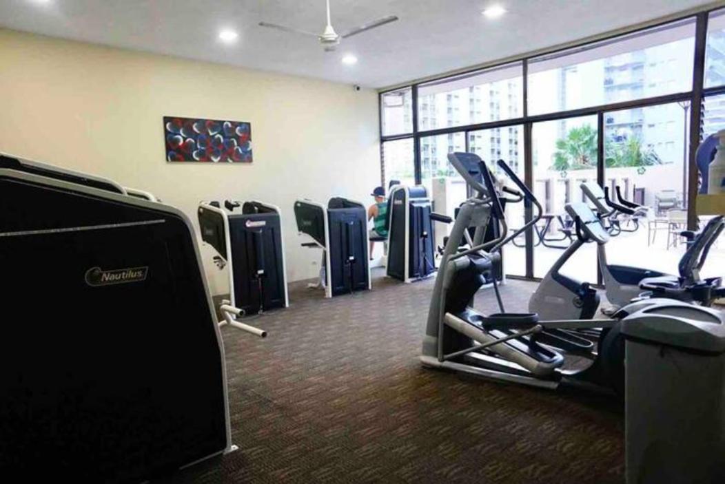 Appartamento 1508- Heart Of Waikiki With Kitchen-Free Parking-King Bed-Corner Unit Honolulu Esterno foto