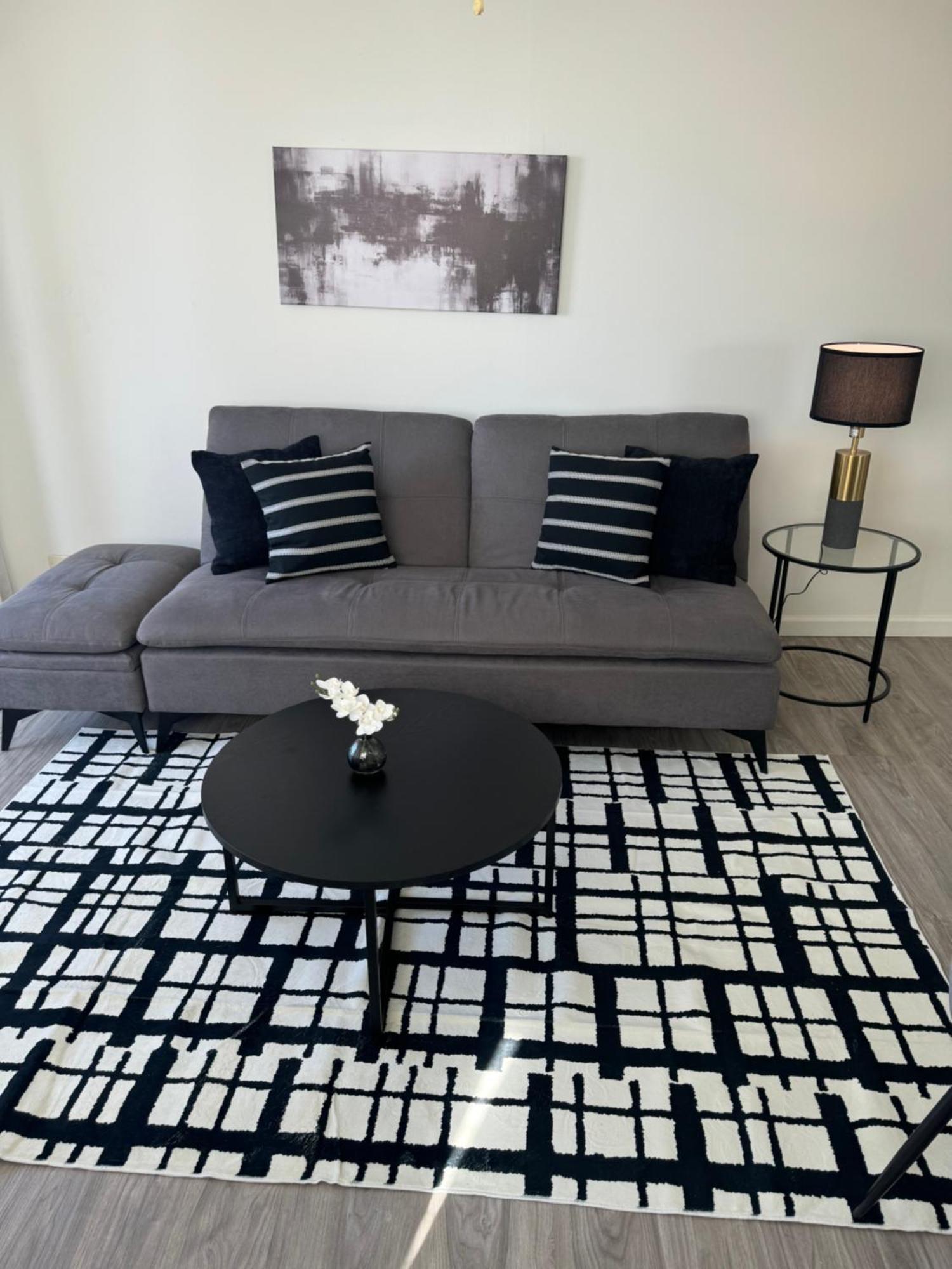 Appartamento 1508- Heart Of Waikiki With Kitchen-Free Parking-King Bed-Corner Unit Honolulu Esterno foto