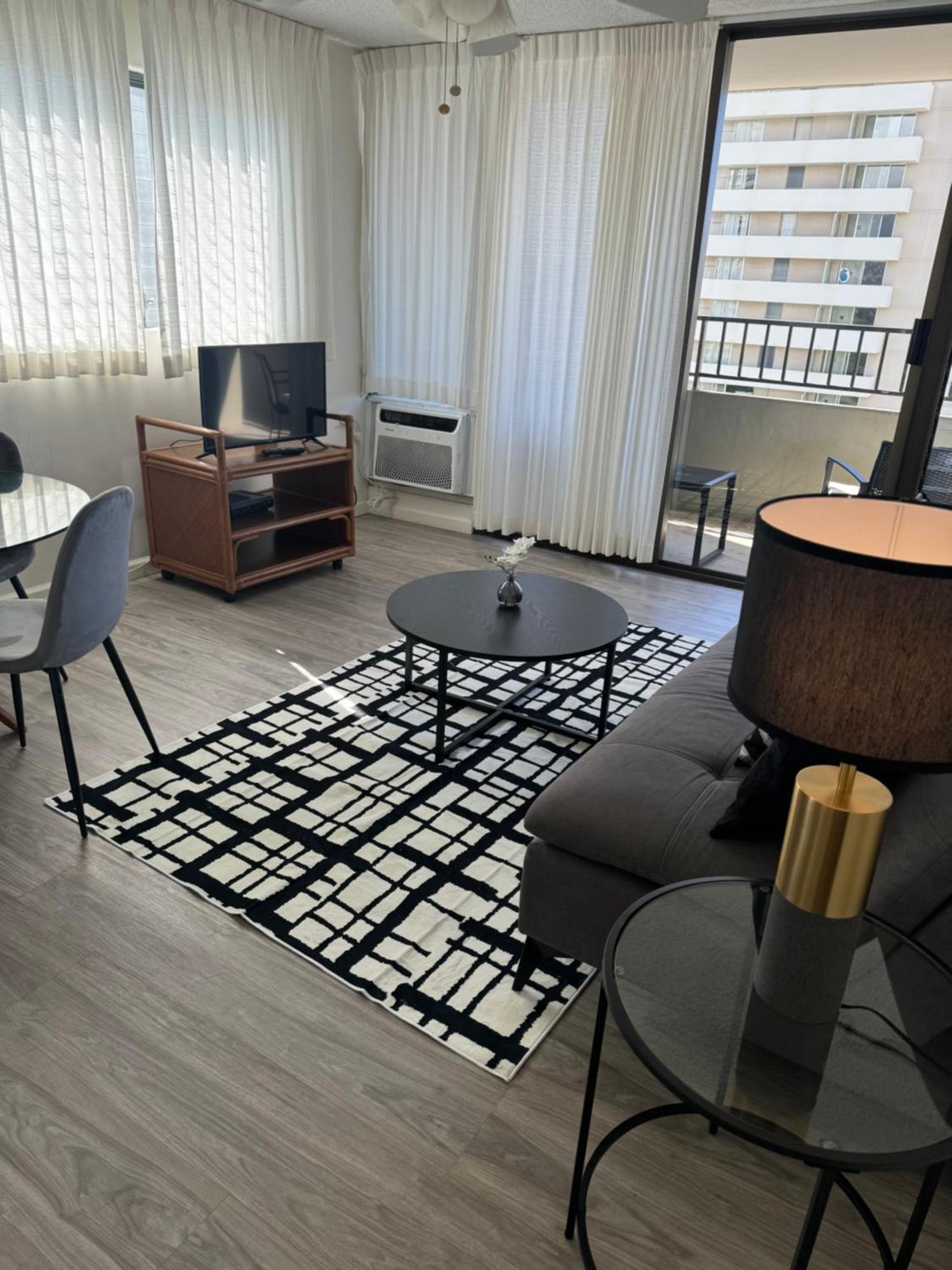 Appartamento 1508- Heart Of Waikiki With Kitchen-Free Parking-King Bed-Corner Unit Honolulu Esterno foto